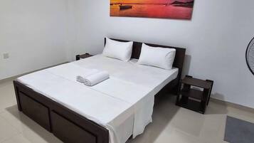 Room, 1 Bedroom, Accessible, Smoking | 1 bedroom