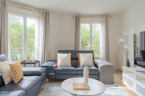 Appartement, balcon | Coin séjour | Télévision à écran plat