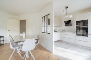 Apartment, Balkon | Eigene Küche | Kühlschrank, Mikrowelle, Ofen, Herdplatte