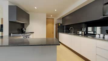 Apartment, Balcony, City View | Private kitchen | Coffee/tea maker, toaster