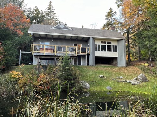 Spacious home with private hot tub near Mount Snow