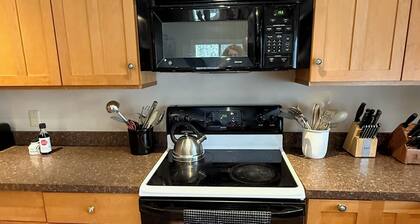 Spacious home with private hot tub near Mount Snow