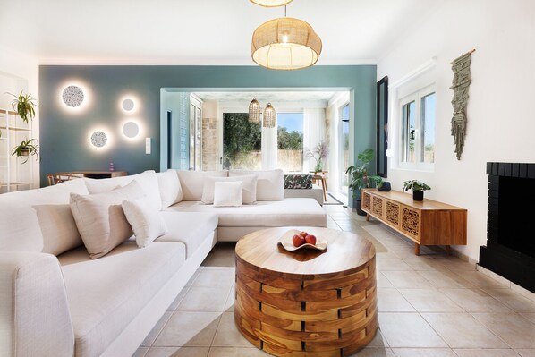 Televisión, chimenea