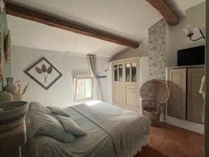 4 slaapkamers, een strijkplank/strijkijzer, wifi, beddengoed