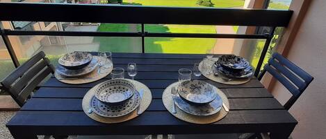 Outdoor dining