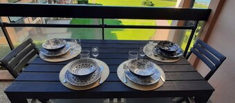 T2 apartment facing sea and beach