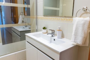 Bathroom - Urban Beach - Vista Marina Praia C (Portimao)