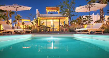 Casa Tove, a cosy Bungalow in El Pescadero with wifi, yoga deck and pool.