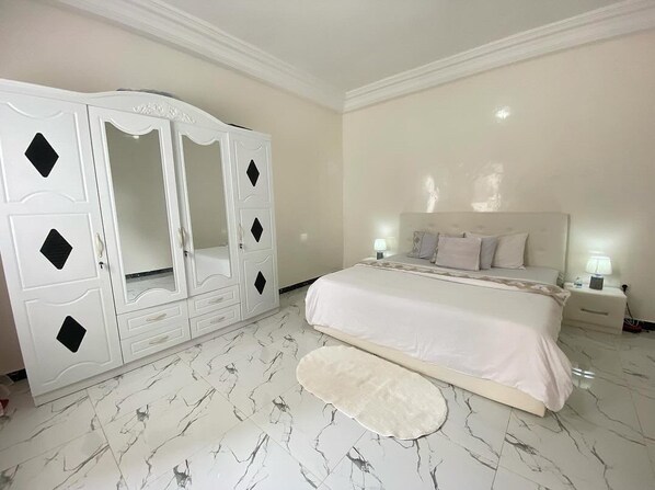 1 bedroom, iron/ironing board, WiFi, bed sheets - Luxury room ngor almadie (Dakar)