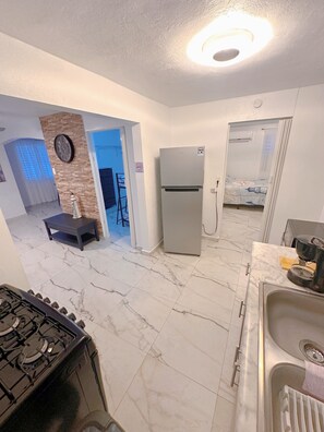 3 chambres, fer et planche à repasser, Wi-Fi, draps fournis