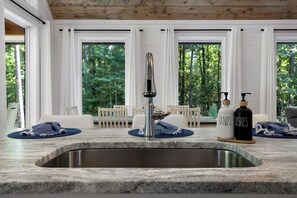 Interior - New Luxe Cabin/Hot Tub/Large Patio/Arcade/Playset/Firepit/Ping Pong/Hammocks (Broken Bow)