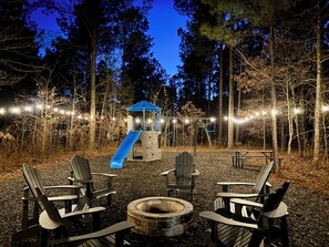 Children's area - New Luxe Cabin/Hot Tub/Large Patio/Arcade/Playset/Firepit/Ping Pong/Hammocks (Broken Bow)