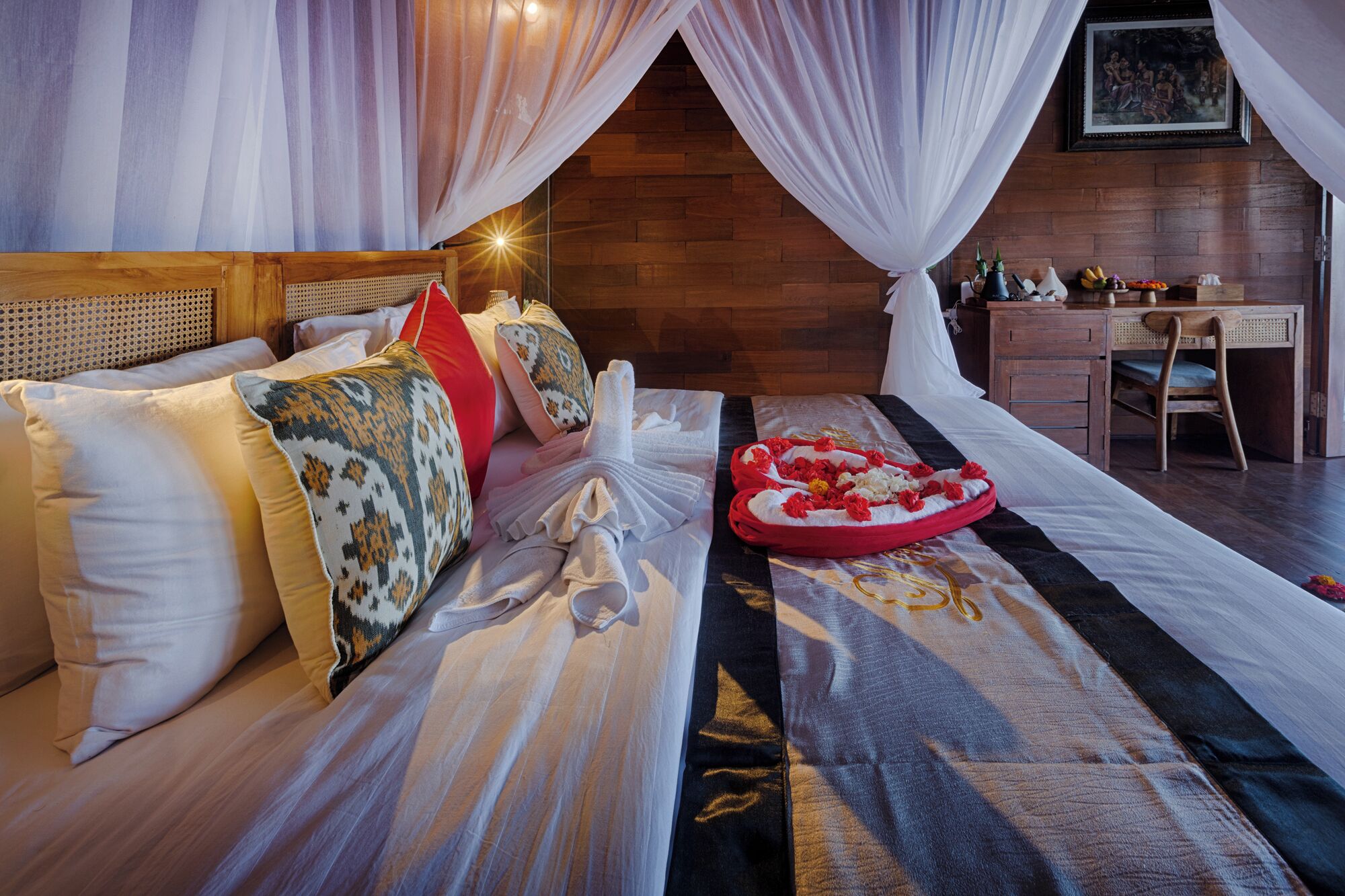 In-room safe, bed sheets