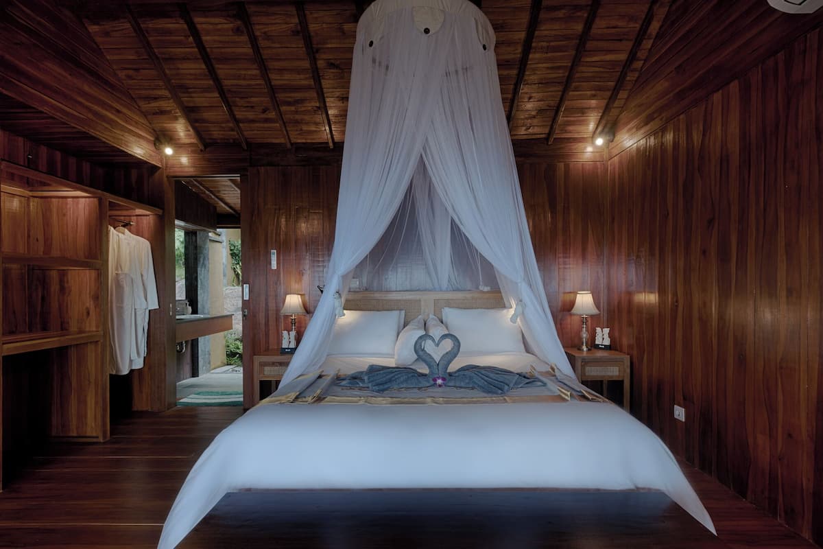 Villa Manuk | セーフティボックス (室内)、ベッドシーツ