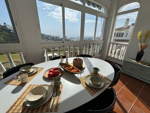 Apartment Modern, bright, cozy, quiet, dogs welcome.