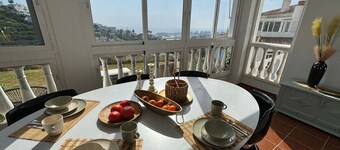 Apartment Modern, bright, cozy, quiet, dogs welcome.