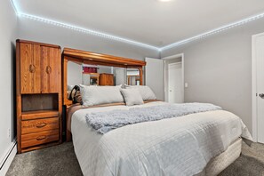 3 slaapkamers, een strijkplank/strijkijzer, wifi, beddengoed