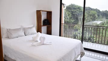 Apartamento conforto, sacada, vista para a montanha | 2 quartos, espaço de trabalho para notebook, Wi-Fi de cortesia
