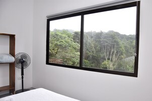2 habitaciones, espacio para trabajar con laptop y wifi gratis