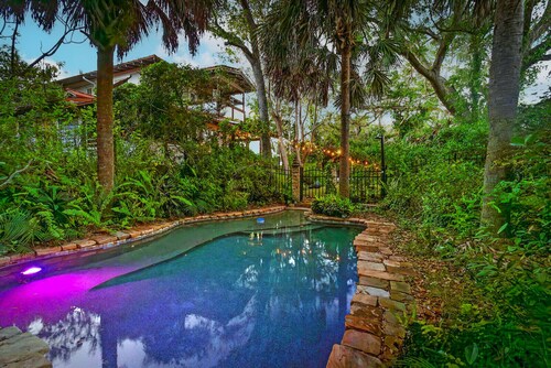 High House by Stone Bridge & Sunken Garden