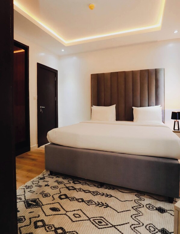 Departamento Deluxe, balcón, vista a la ciudad | 1 habitación, escritorio y espacio para trabajar con laptop 