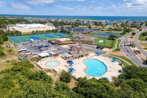 Charming pet-friendly home w/ pool & family-friendly community amenities!