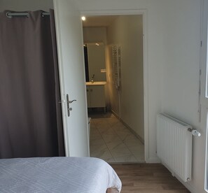 2 sovrum, strykjärn/strykbräda, wi-fi och sängkläder