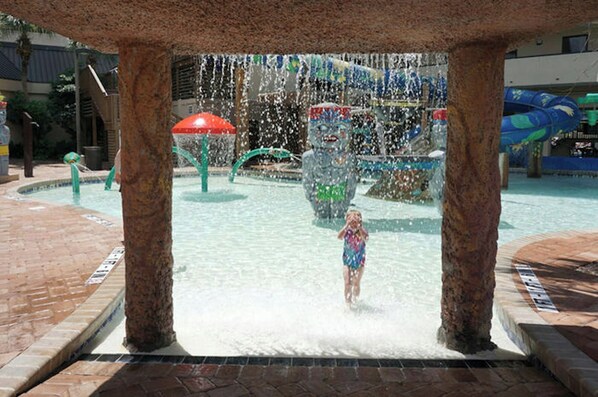 Innendørsbasseng og utendørsbasseng