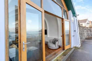 Terrace/patio - 4 Bed in Ilfracombe (oc-u30829) (Ilfracombe)