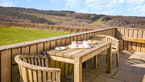 Outdoor dining - 1 Bed in Southcott (oc-t30813) (Okehampton Hamlets)