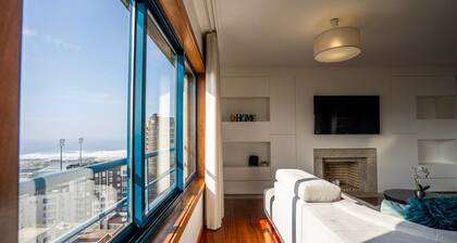 Seaside 3BR Flat in Póvoa by LovelyStay