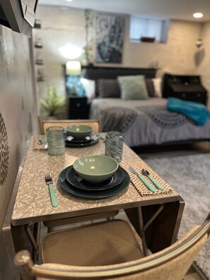 1 habitación, escritorio y wifi 