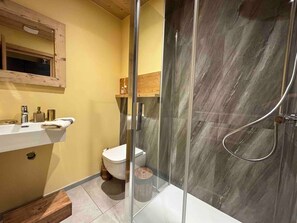 Shower, hair dryer, towels, soap - A cocoon for 2 in the mountains (Montriond)