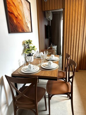 Apartment | Dining