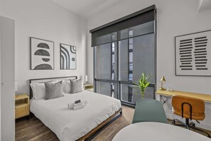 1 habitación, tabla de planchar con plancha, wifi y ropa de cama 