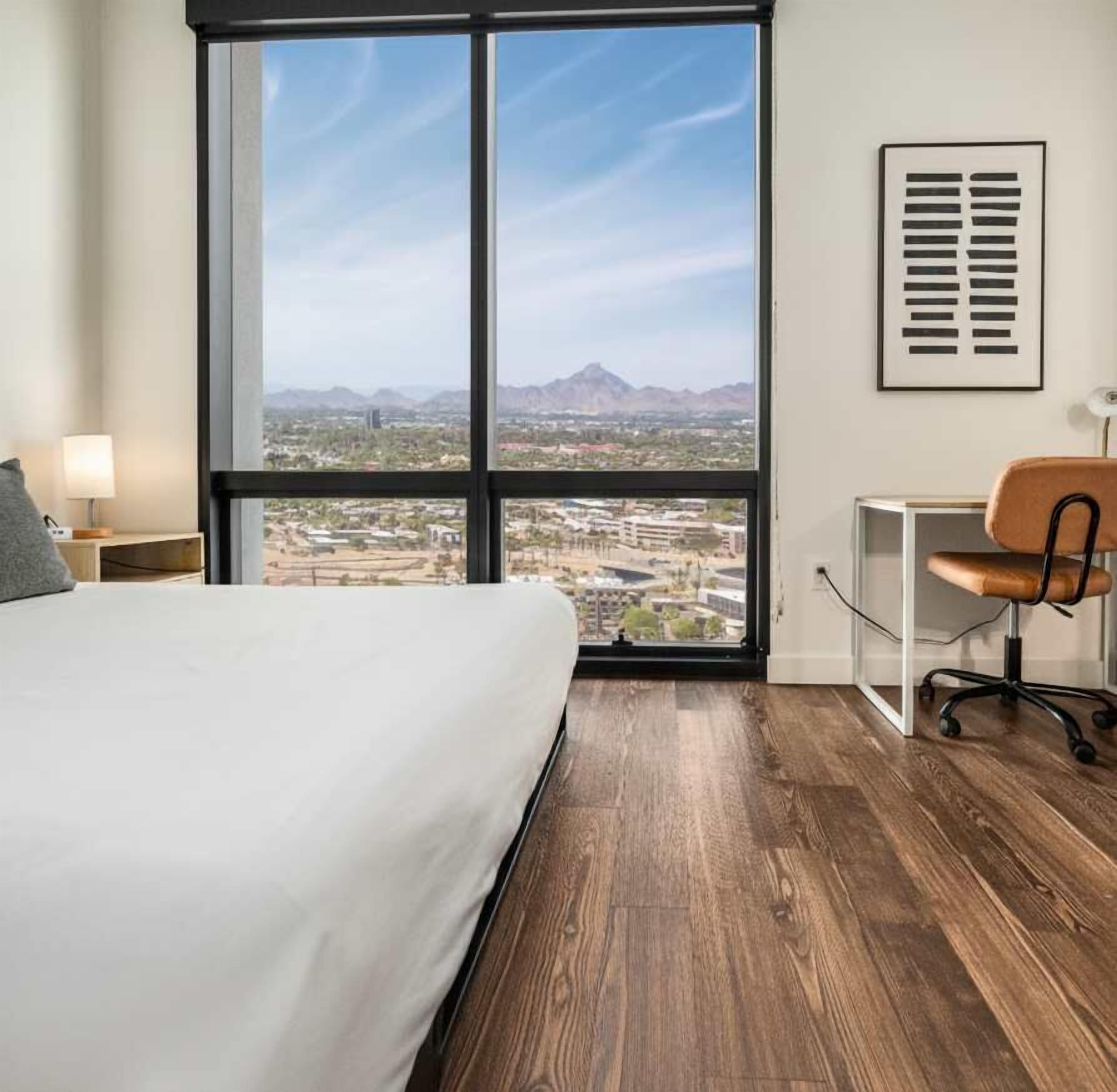 1 多间卧室、办公桌、熨斗/熨衣板、WiFi