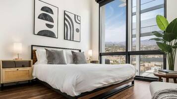 1 bedroom, desk, iron/ironing board, WiFi