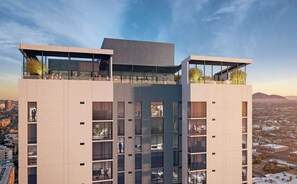 Exterior - Boulevard Stays Modern Highrise STU Sky Pool, Parking, Gym 09 (Phoenix)