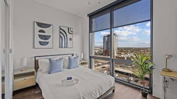 1 bedroom, desk, iron/ironing board, WiFi