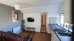 Unclassified image, 2 of 16, button - Seaview-petsok-patio-1br (St Austell)