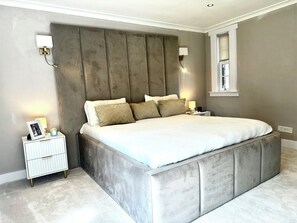 5 chambres, fer et planche à repasser, lit parapluie, Wi-Fi gratuit