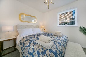 2 bedrooms, desk, iron/ironing board, travel cot