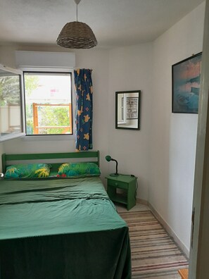 3 bedrooms, iron/ironing board