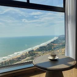 Chambre, 1 très grand lit, vue mer