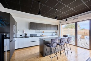 Fridge, microwave, oven, dishwasher