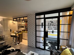 Fer et planche à repasser, Wi-Fi gratuit, draps fournis