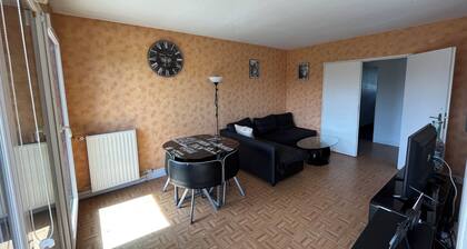 Spacious T4 apartment