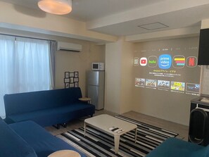 Living area - SU YI 101
A non-smoking apartment near Ebisucho Station, close to Nippombashi, (osaka)