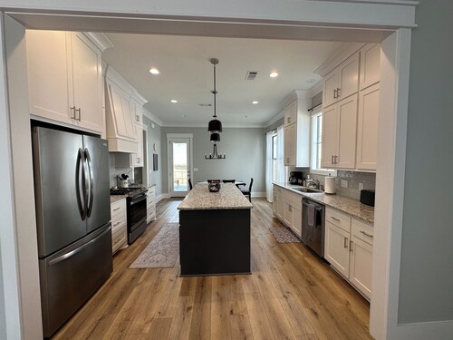 Charming 3-bedroom, 3-bath house in fabulous Starkville close to everything!