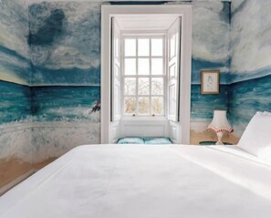 7 bedrooms, iron/ironing board, WiFi, bed sheets